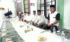 Sambut 2024, Warga Desa Soamole Penuhi Masjid Nurul Yaqin Untuk Doa dan Zikir Bersama
