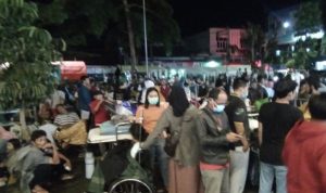 83 Pasien IGD Dirawat Bersama Ratusan Pasien di Halaman  RSUD SUMEDANG Gara-Gara Gempa