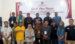 Usai Rekap, Ismun Fataruba dan Romi Umalekhoa Jadi Kebanggaan Semua Peserta Pleno KPU Sula