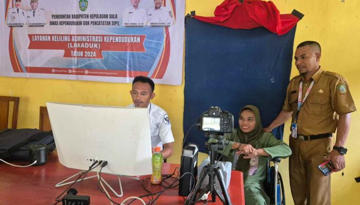 Dukcapil Sula mudahkan Warga  Penyandang Disabilitas untuk Perekaman KTP