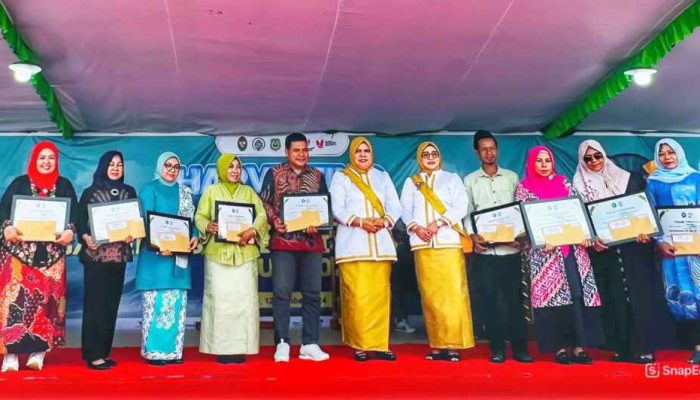 Tim Penggerak PKK Sula Raih Juara I Lomba UP2K di Perayaan HKG Malut ke-52