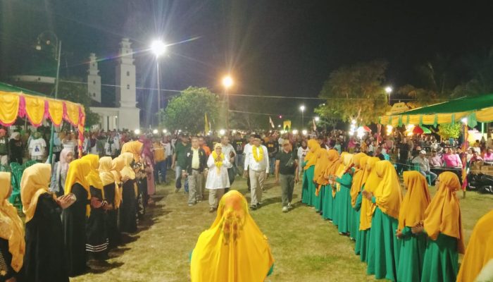 “Diistimewakan”,Cawabup Nomor urut 2 Disambut Dengan Sholawat di Mangoli Tengah