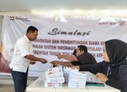 KPU Sula Gelar Simulasi Pungut Hitung di TPS 6 Desa Mangon