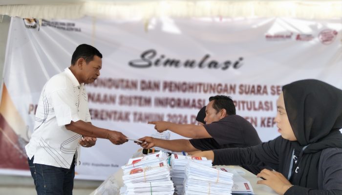 KPU Sula Gelar Simulasi Pungut Hitung di TPS 6 Desa Mangon
