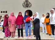 Sambut Hari Ibu, Bupati Sula Berbagi untuk Perempuan-Perempuan Hebat
