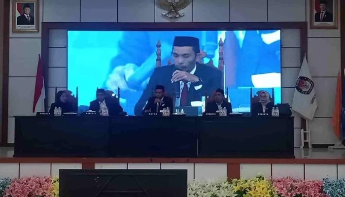 KPU Tetapkan IMS-ADIL Bupati Halteng 2025-2030