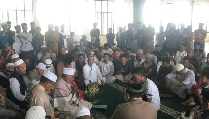 BAZNAS dan Pengurus Masjid Agung Darussalam  Syahadatkan 1 Warga Non Muslim