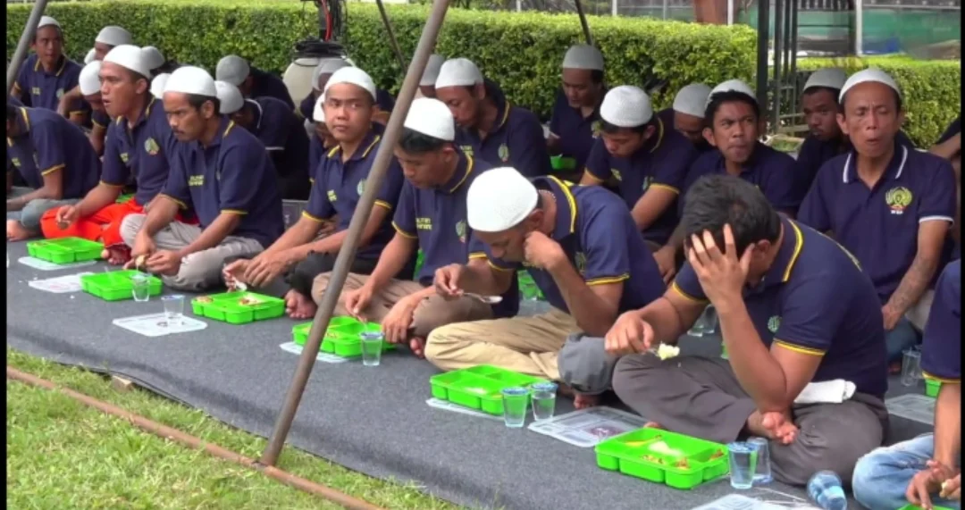 WBP Makan bersama menteri imigrasi dan pemasyarakatan Agus Andrianto 