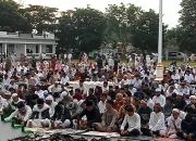 Bupati dan Wabup Halteng Sholat Idul Fitri di Falcilno Weda