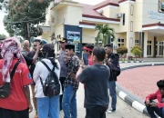 Aksi di Depan Mako Polres Sula, GMNI dan Anggota Polres Terlibat Cekcok