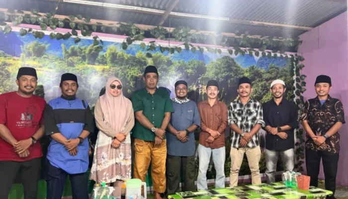 Momentum Bukber, Kapolsek Sanana dan Wartawan Perkuat Silaturahmi