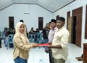 Panpel Gendang Sahur  Serahkan Dokumen Pertanggung Jawaban ke Kepala Desa Soamole