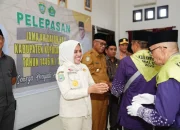 Bupati dan Wabup Sula Lepas JCH Menuju Ternate