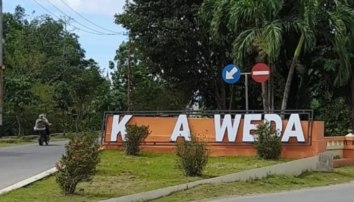 Plang Nama  Kota Weda Dicopot OTK, Warga Geram