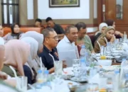 Temui Mahasiswa Halteng di Jakarta, Ikram Malan Janji Salurkan Beasiswa