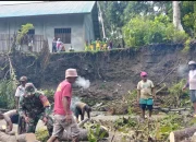 Bakti Jum’at Bersih, Pemdes Waiboga Turut Ambil Bagian Bersama Masyarakat Keruk Kali