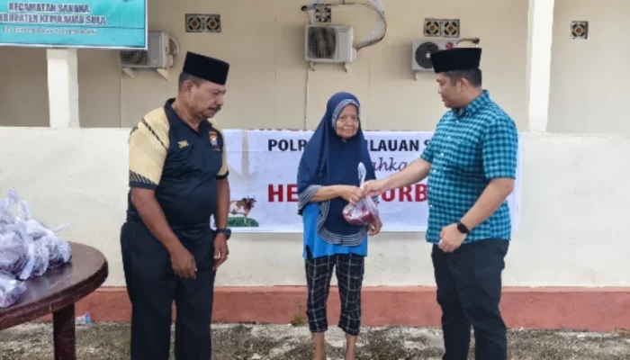 Polres Sula Berbagi Kebahagiaan di Momen Idul Adha,   8 Ekor Sapi Diqurbankan