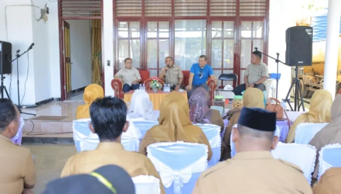 Memastikan Perkembangan Pendidikan di Gebe, Bupati Temui Semua Guru