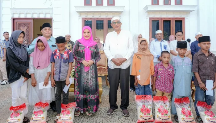 Bupati Sula Didoakan Anak Yatim Dalam Peringatan Maulid Nabi 1447 H