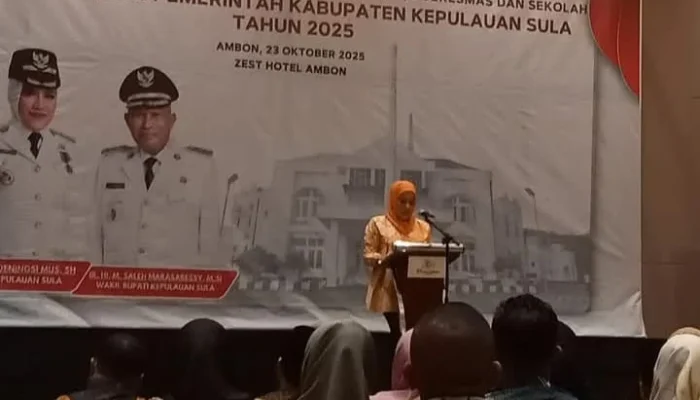 Bupati Sula, Fifian Adeningsi Mus Tutup Bimtek Aplikasi iDis di Ambon