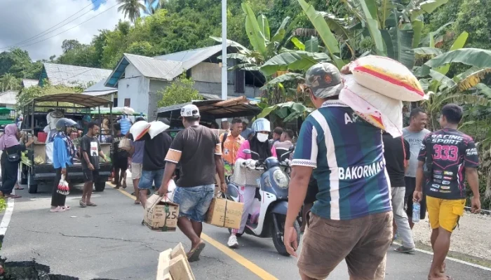 Menderita Saat Akses Pasar, Warga 13 Desa Kecewa Dengan  BPBD Sula