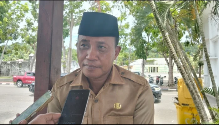 Kadis PMD Warning Kades di Sula