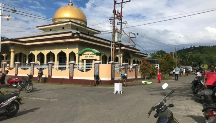 Menuju Ramadhan Pemda Sula Bersihkan 43 Masjid Dalam Satu Hari