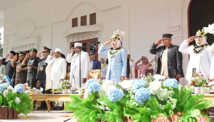 Gelar Upacara Hardiknas 2026, Bupati Sula Fifian Adeningsi Mus Apresiasi Para Guru
