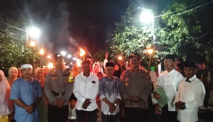 Pemuda Arema Phota Desa Soamole Hidupkan Kembali Budaya Pawai Obor di Malam Takbiran