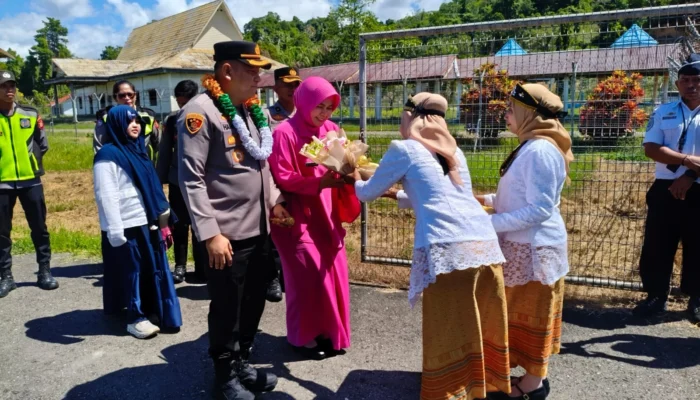 Disambut Meriah, Kapolres Sula  AKBP. Handreas Tiba di Sula
