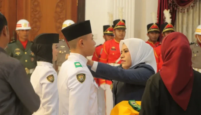 Jelang 17 Agustus, Pasukan Pengibar Bendera di Sula Dikukuhkan